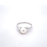 14 Karat White Gold Pearl Solataire Ring